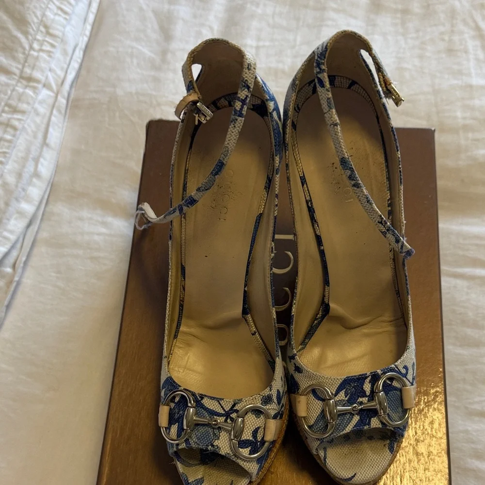 Vintage Gucci Blue Floral Espadrille Wedges - Picture 5 of 6